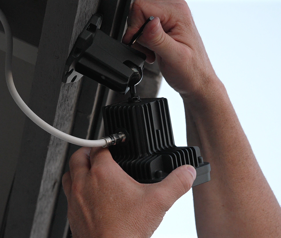 Mounting the Pro-Floodlight
